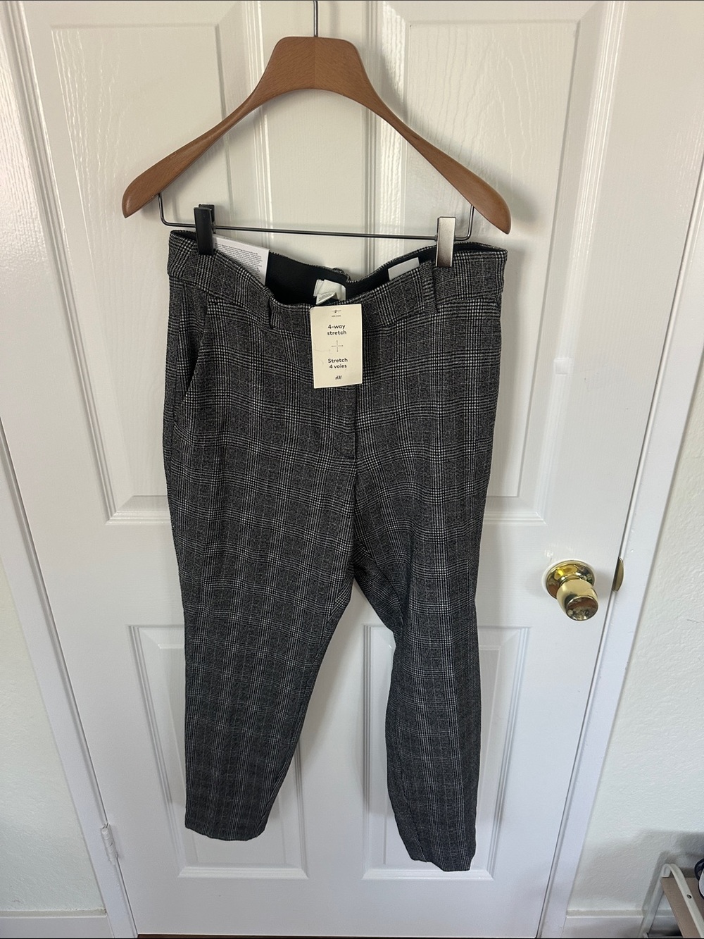 H&M women’s Gray Plaid Dress Pants - Stretch Comfort